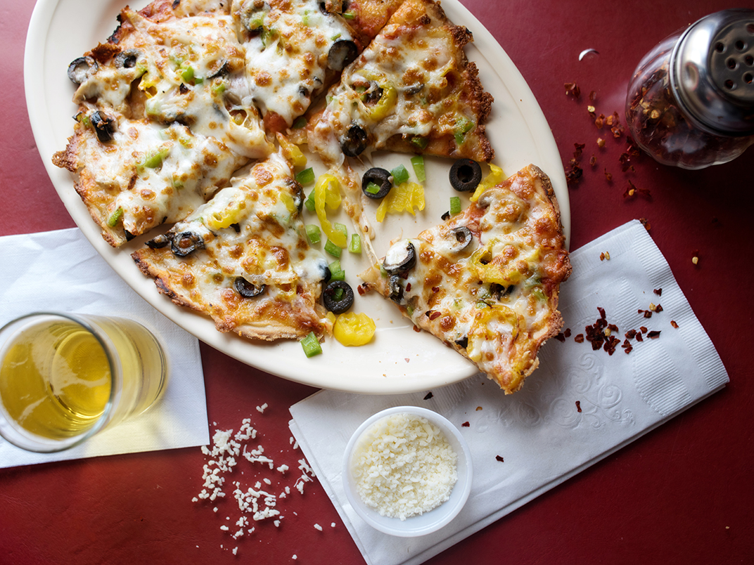 Fleur De Lis, vegetable pizza, 5.9.17