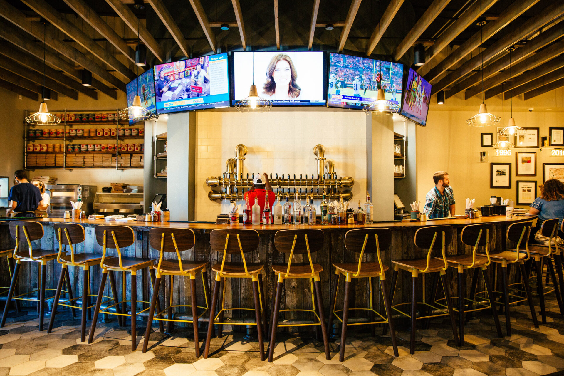 With new Craft and Crust concept, Rotolo's rebrands by looking back to ...